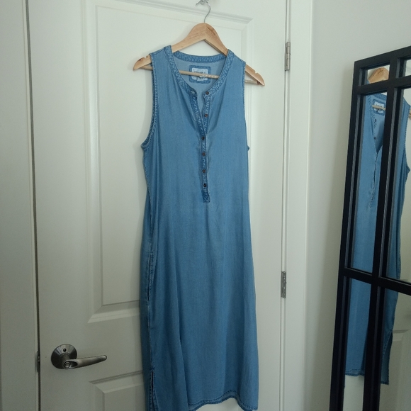 Denim Long Side Slit Dress Top with Pockets - Picture 2 of 9